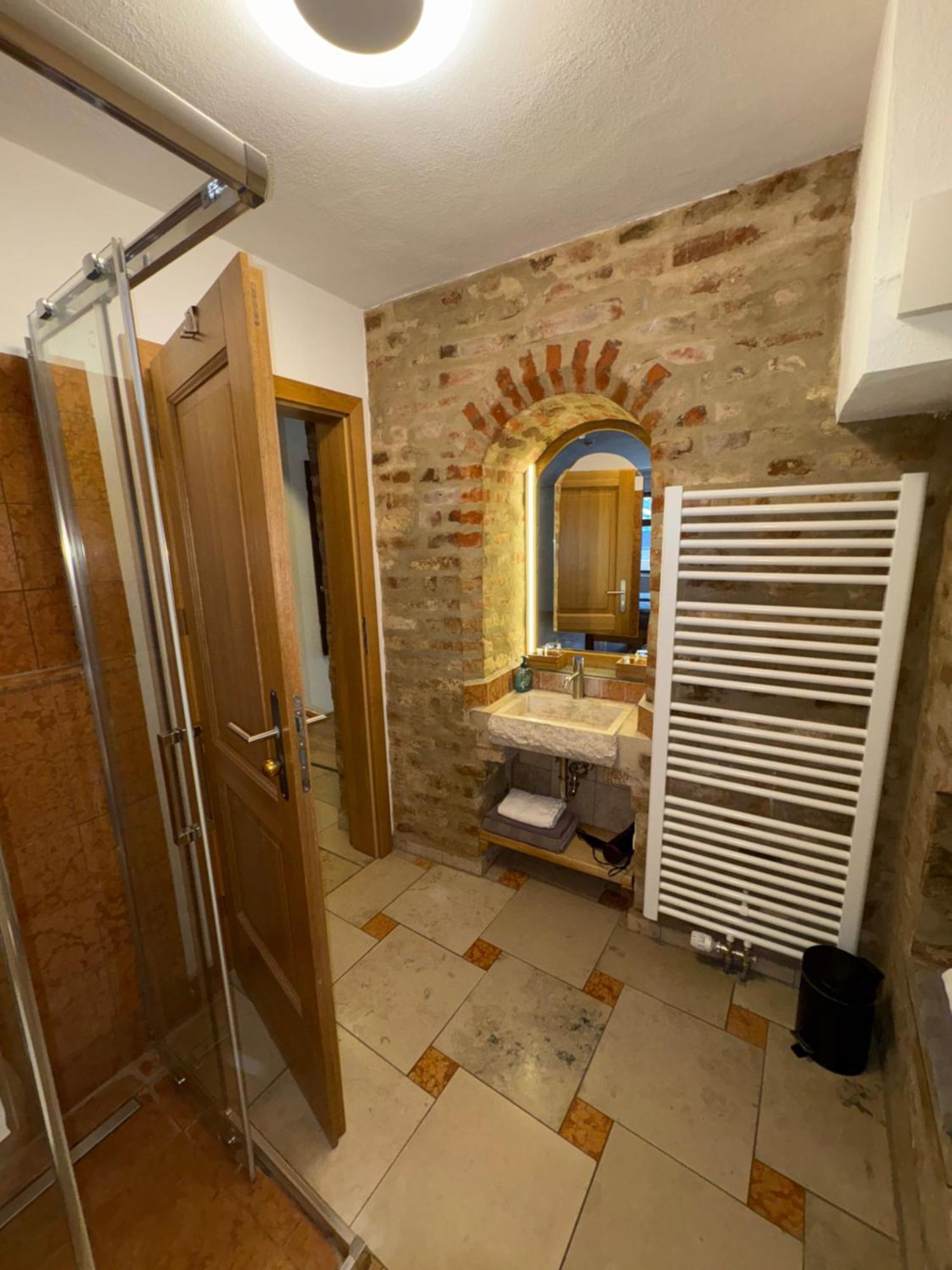 Wirgarten Antik Hotel ดินโกลฟิง ภายนอก รูปภาพ